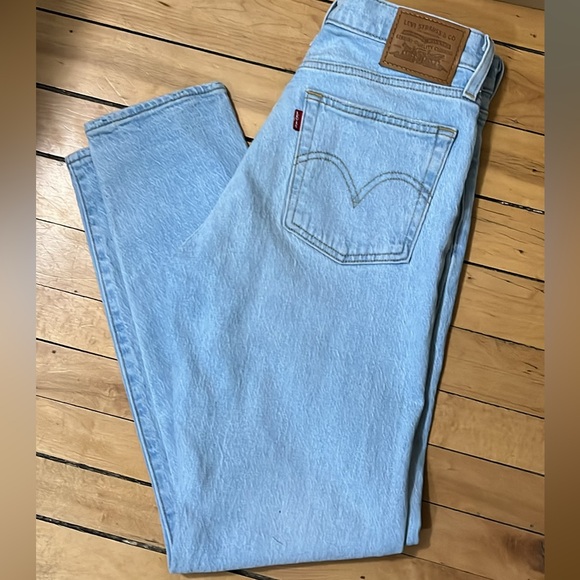 Levi’s size 25 wedgie jeans - Picture 2 of 3